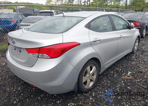 2013 Hyundai Elantra Gls z USA, uszkodzony, nr VIN KMHDH4AE4DU757280